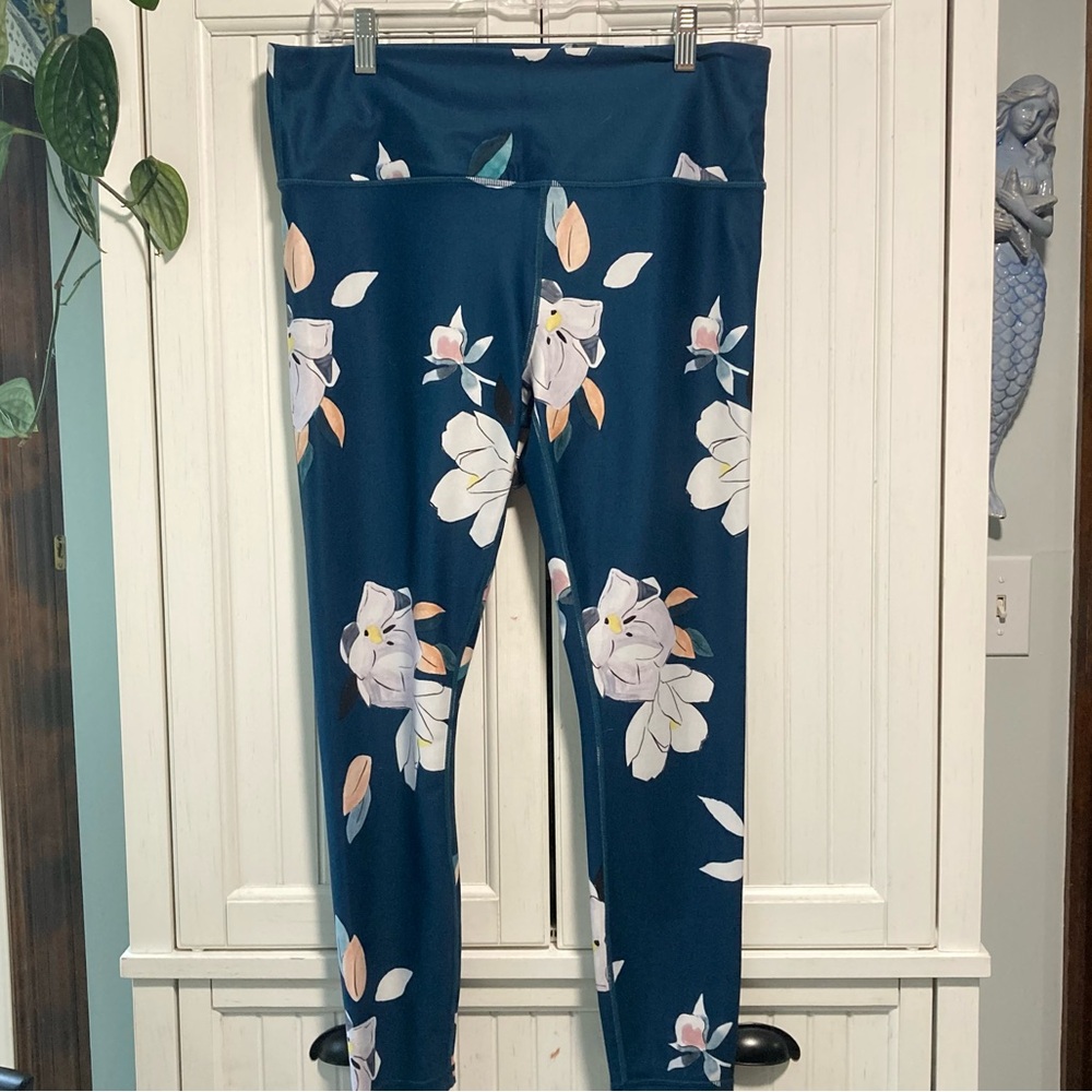 Athleta Teal and White Floral Leggings